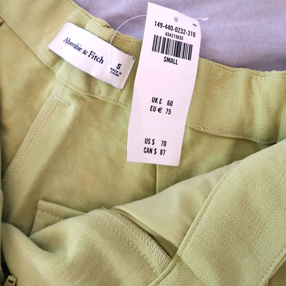 High rise premium crepe tailored short - Picture 2 of 5